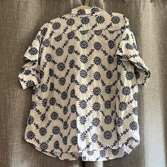 Chaps - white short sleeve button down with navy blue floral embroidery - 3XL - Picture 7 of 15